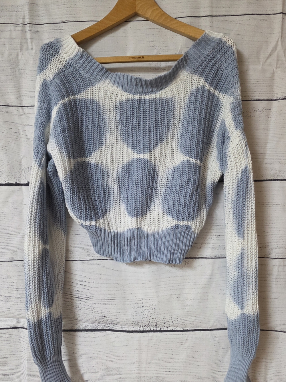 Aeropostale Blue and White Polka Dot Off-Shoulder Cropped Sweater